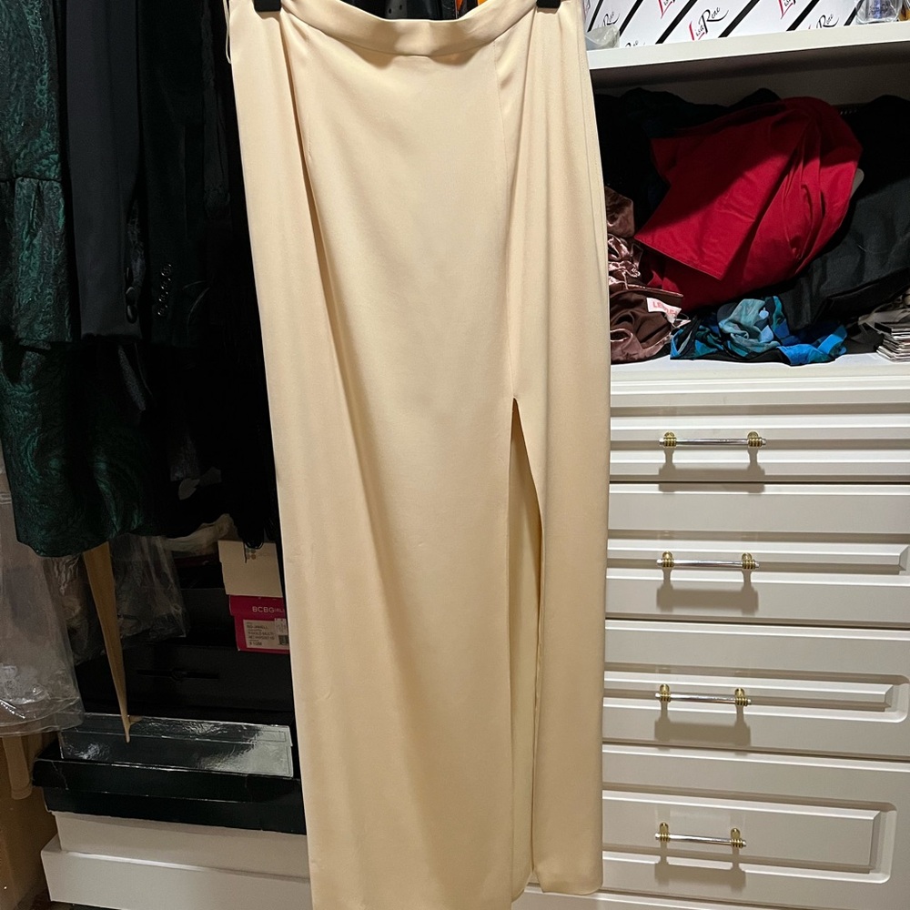 Elegant Beige Women's Skirt